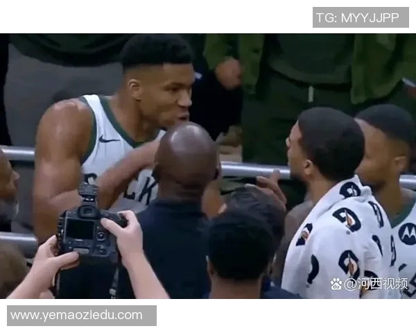 扬尼斯阿德托昆博如何在NBA赛场上实现自我超越与团队协作的完美结合 扬尼斯阿德托昆博如何在NBA赛场上实现自我超越与团队协作的完美结合